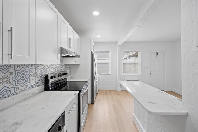 Photo - 412 SE 16th St Unit 2