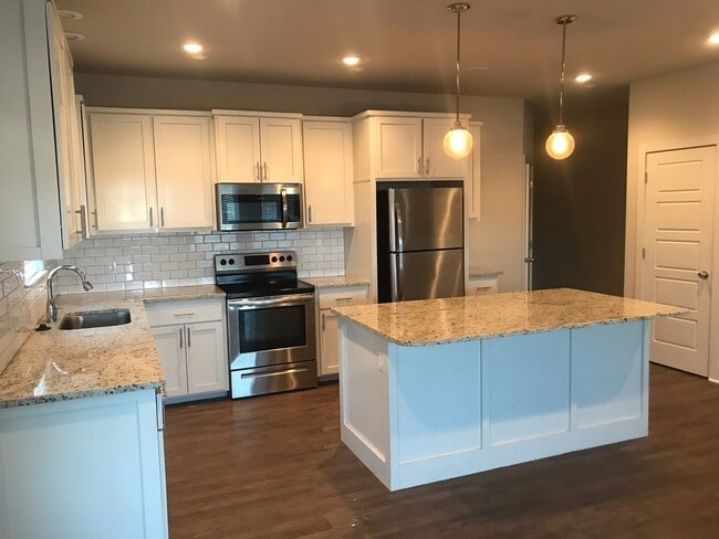 Building Photo - Stunning South Fayetteville Dwelling