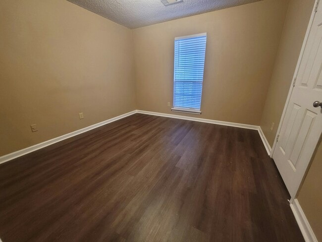 Photo - 6915 Brady Hill Dr