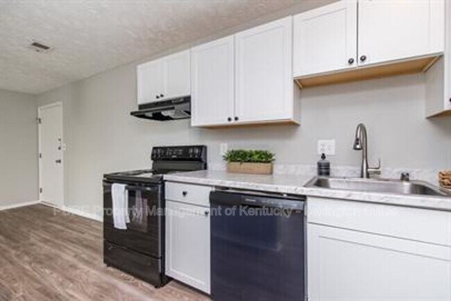 Photo - 352 Redding Rd Unidad #6