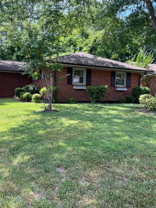 Photo - 320 Hampton Dr House