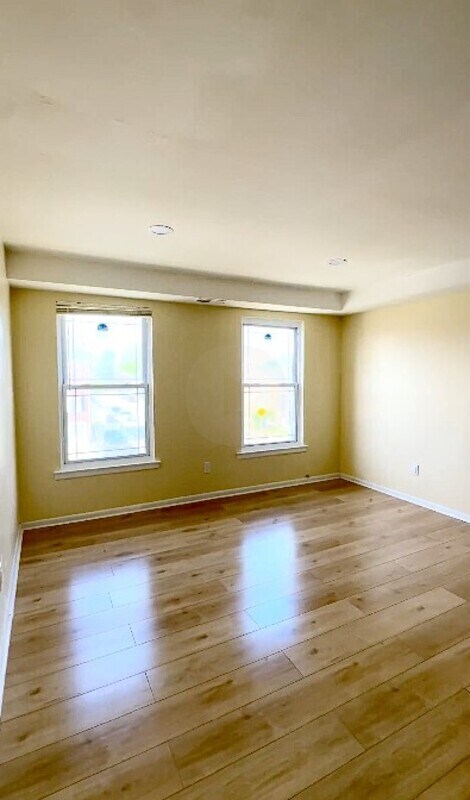 Photo - 2721 S 76th St