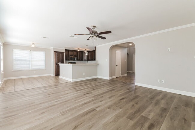 1110 Hampton Dr