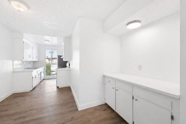 Photo - 6828 Fulton Ave Unidad 6