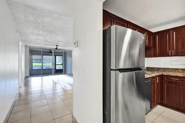 Photo - 9440 Poinciana Pl Unit 101