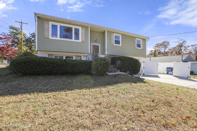 Photo - 701 Beach Ave