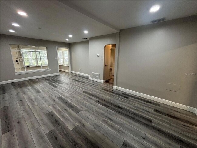 Photo - 237 NE 11th Ave