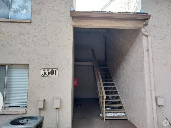 Building Photo - 5501 LOBLOLLY C Unit C Rental