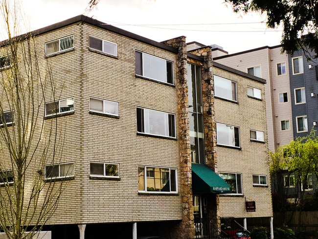 Photo - Harvard House Apartments