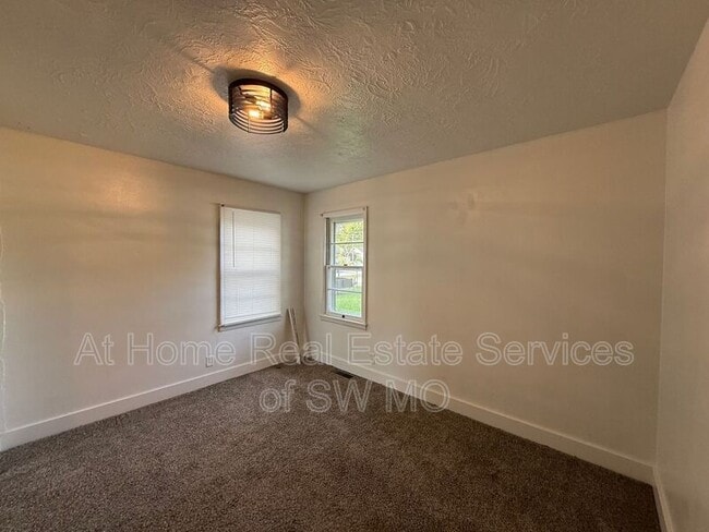 Photo - 1040 E Cherokee St