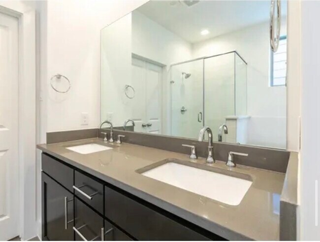Photo - 2208 McGowen St