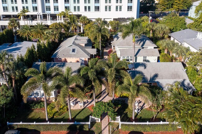 Photo - 122 SE 7th Ave