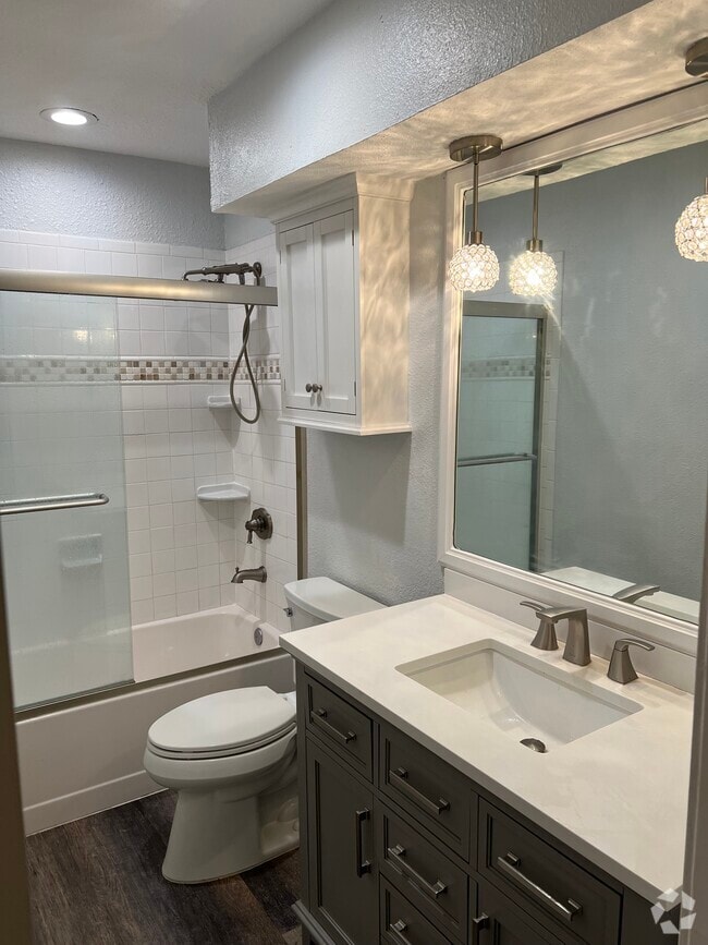 Building Photo - 4340 Cedar Springs Rd Unit #107 Rental