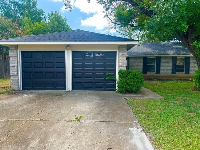 Building Photo - 1907 Ridgetop Dr Rental