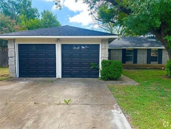 Building Photo - 1907 Ridgetop Dr Rental