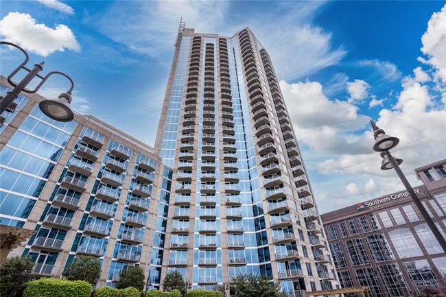 Photo - 400 W Peachtree St NW Condo Unit 3711