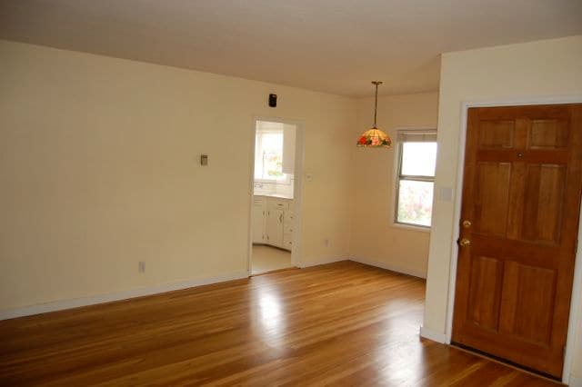 Building Photo - 1054 49th St