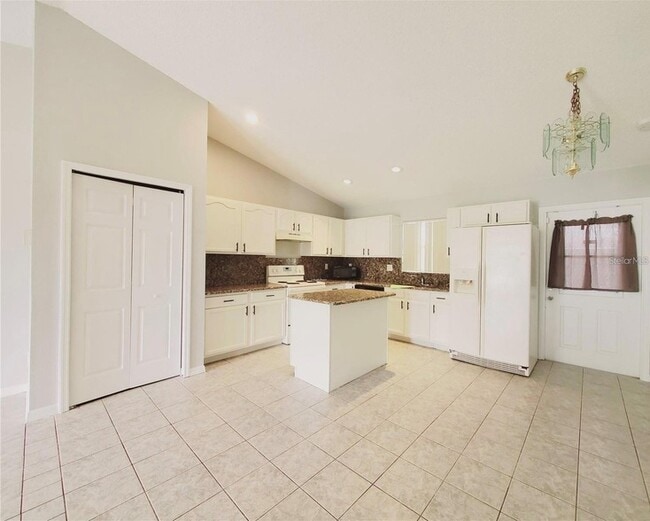 Photo - 568 Kingfisher Dr