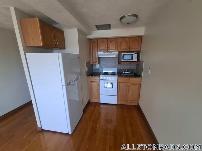 Building Photo - 1110 Commonwealth Ave