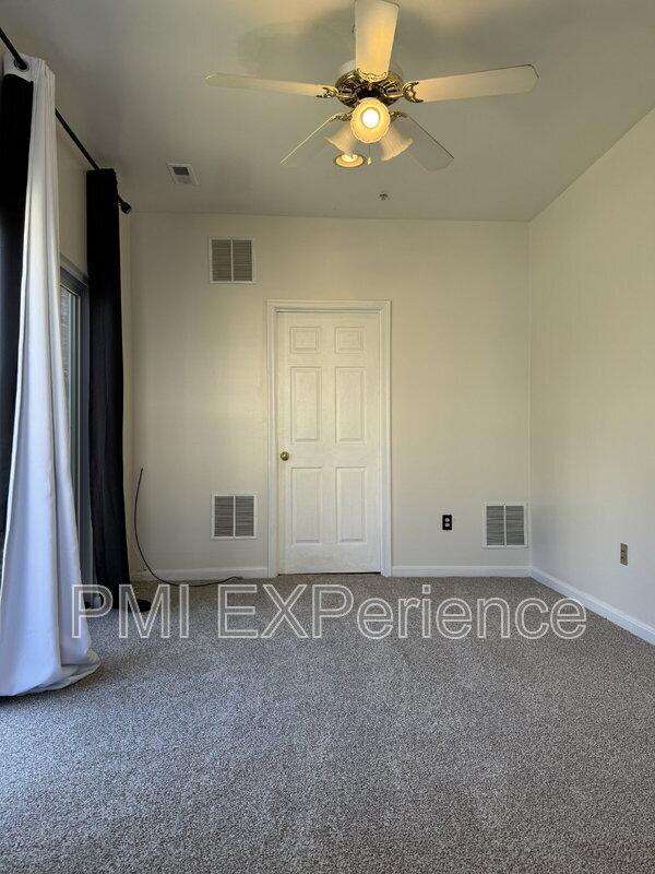 Photo - 4900 Harcourt Rd