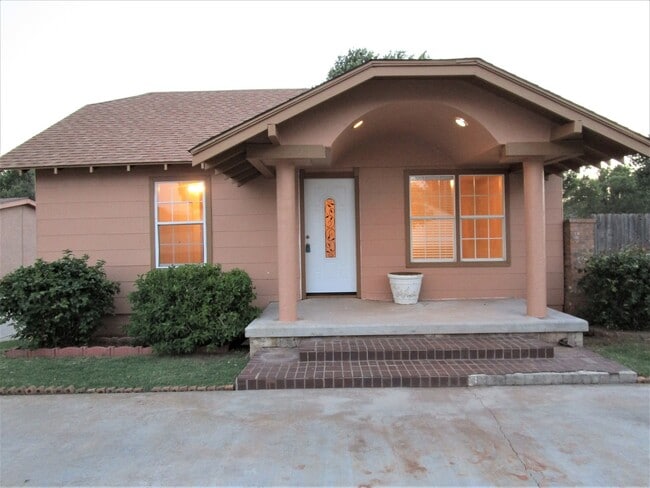 Photo - Charming 2 bedroom 1 bath