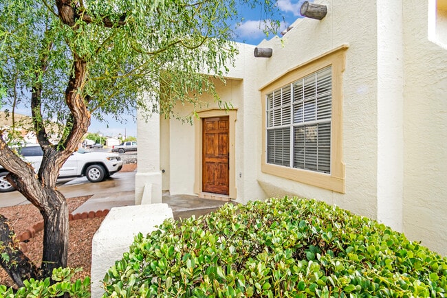 Photo - 929 Totonaca Ln