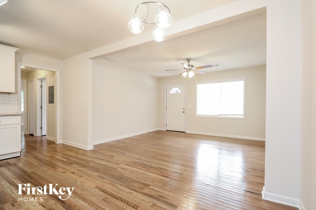 2420 Christian Cir SE