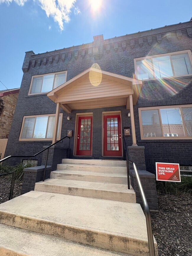 Photo - 117 E 9th Ave