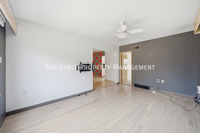 Photo - 502 Lacona Ave