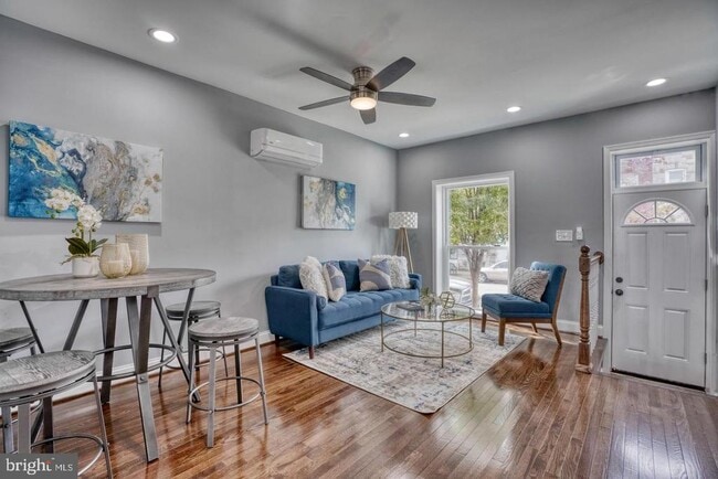 Photo - 829 N Montford Ave