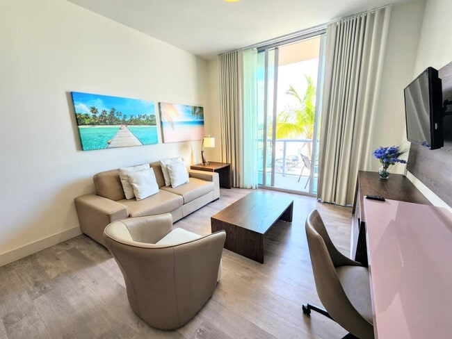 Building Photo - 777 N Ocean Dr Rental