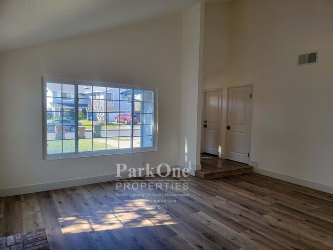 Photo - Spacious Updated Home with Expansive Private Yard