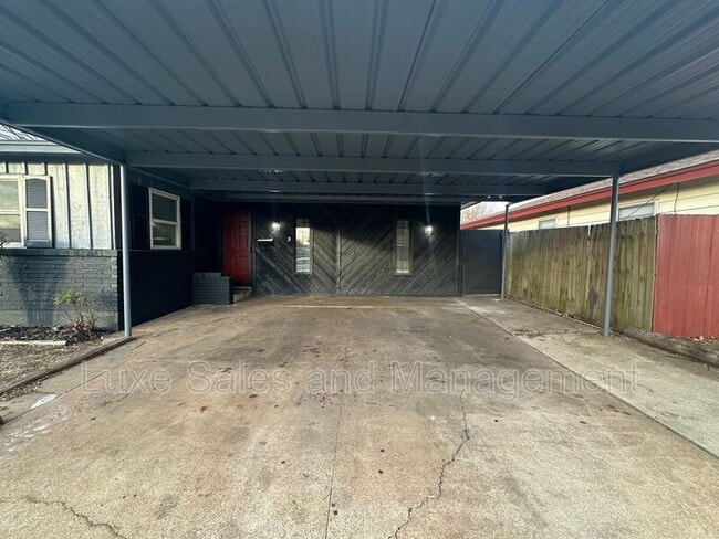 Photo - 5017 Woodward Ave