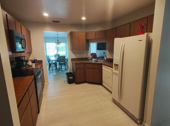 Photo - 616 White Water Dr