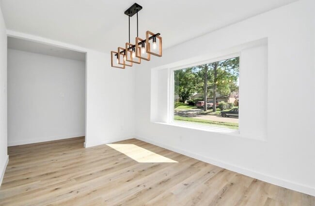 Photo - 1911 Long Barrel Ln