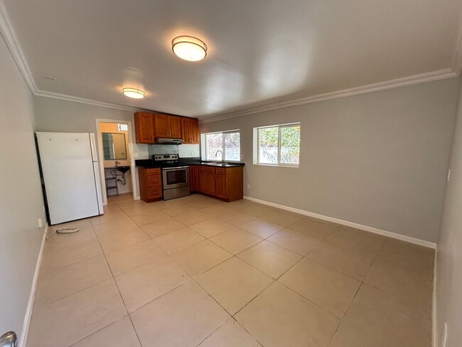 Building Photo - 98-163 Kaulike Dr. Unit Studio