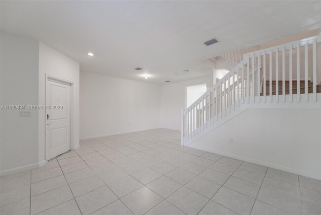 Photo - 640 NE 207th St