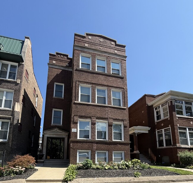 Building Photo - 7311 S Oglesby Ave