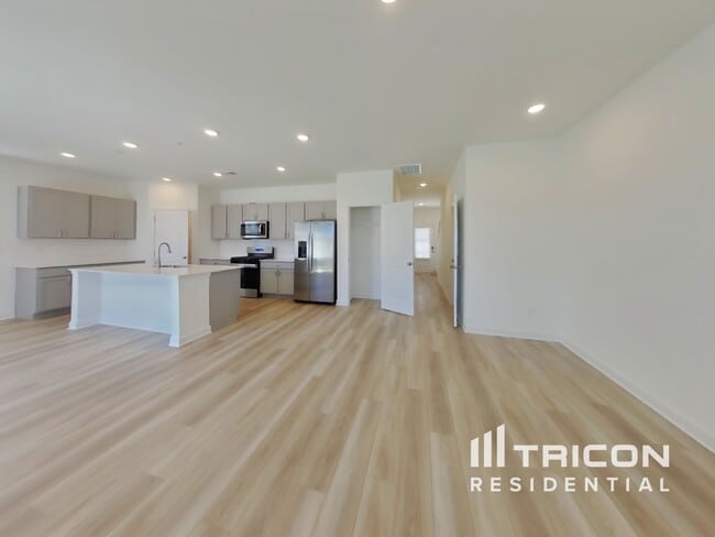 Photo - 5308 Carnegie Rd