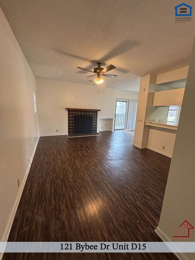 Building Photo - 121 Bybee Dr