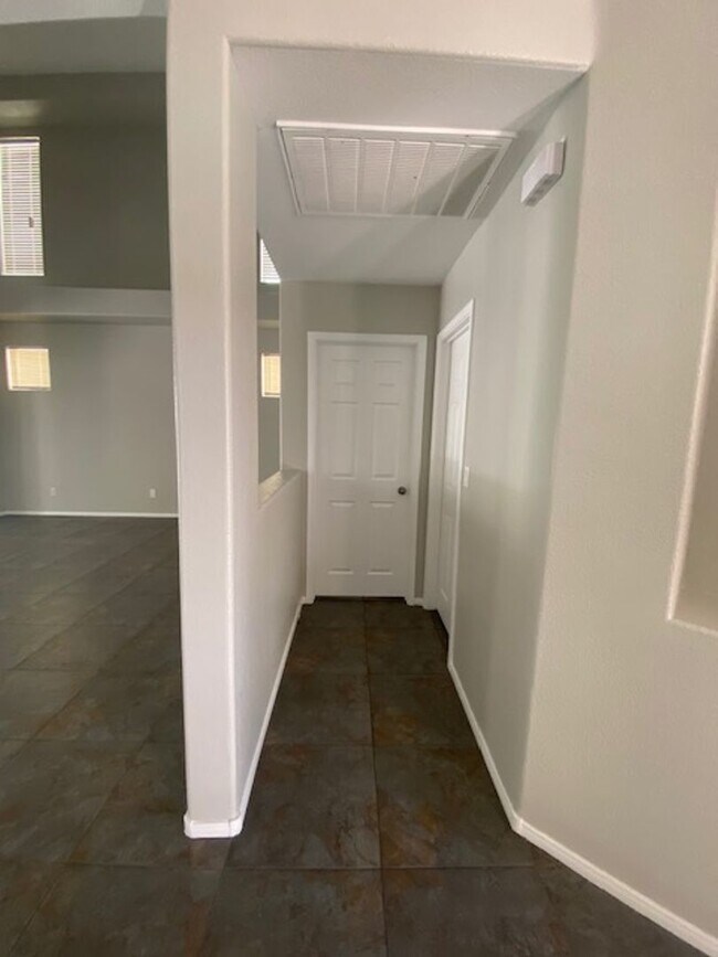 Photo - Southern Highlands 4 Bedroom- Single Famil...