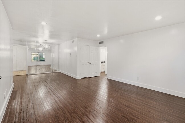 7937 Royal Ln Unit 124K