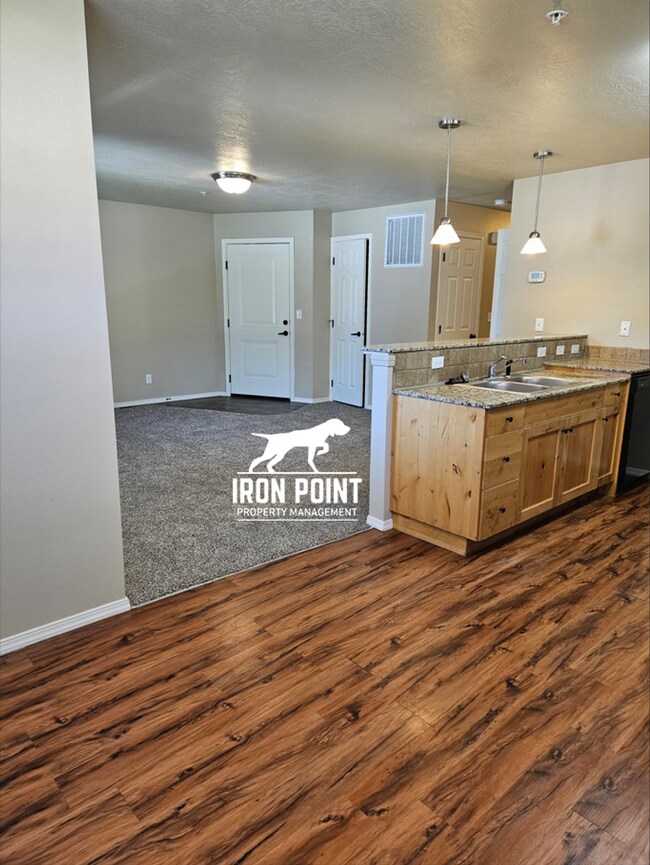 6716 W Irving St Unit 102