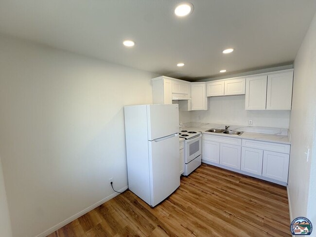 Photo - 912 Fourth St Unit 6