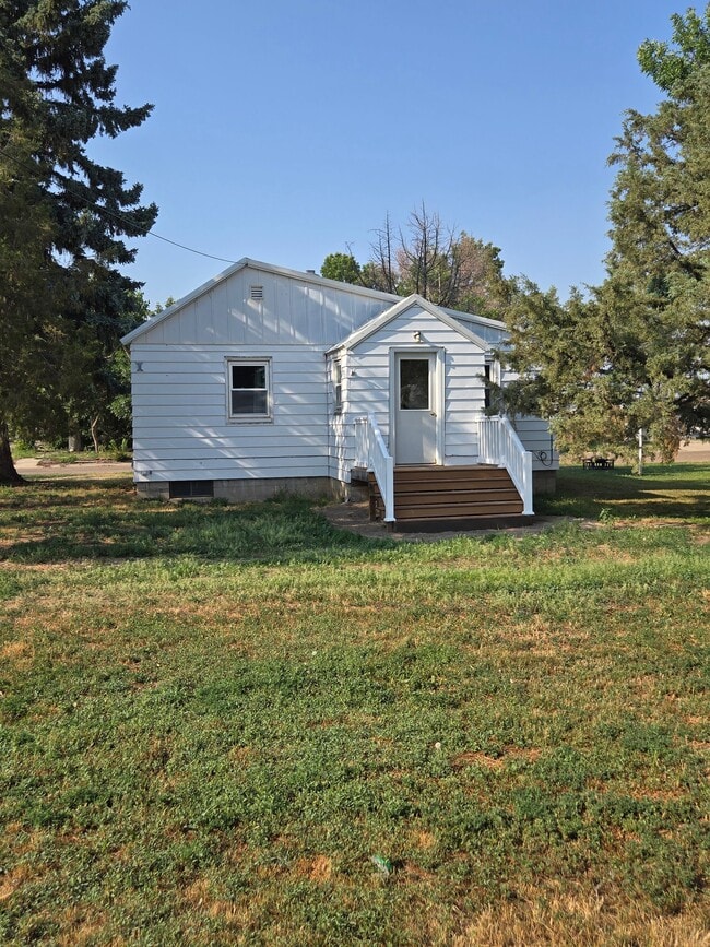 Photo - 622 3rd Ave E