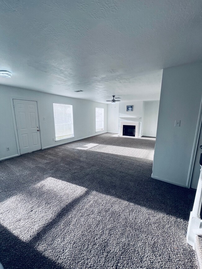 Photo - 2206 Laurel Oak Dr