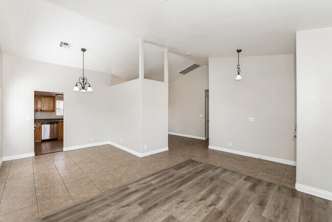 Photo - 5775 Canyon Oak Cir