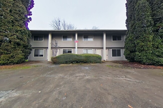 2 Bedroom 4-Plex ~ South Corvallis ~ Small... - 2 Bedroom 4-Plex ~ South Corvallis ~ Small... Apartment Unit 1775 SE Lilly