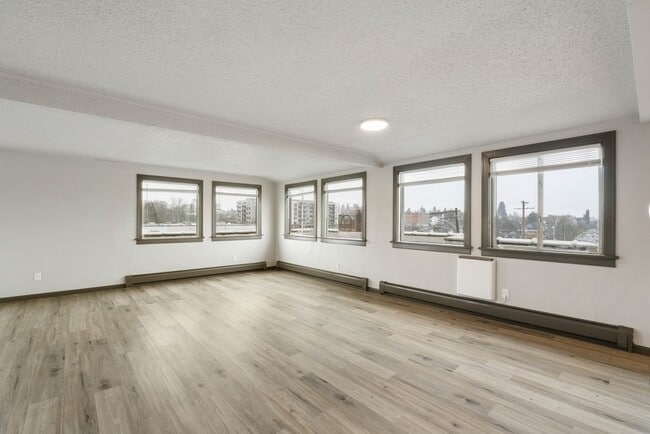 Photo - 16 N Broadway St Unit 60