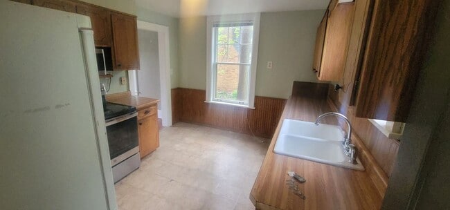 Photo - Duluth, MN - 4 bed - 2 bath - Single Famil...